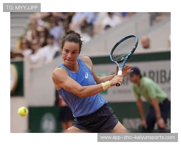 女单黑马夺冠,赛后感动跪地 女单黑马夺冠,赛后感动跪地